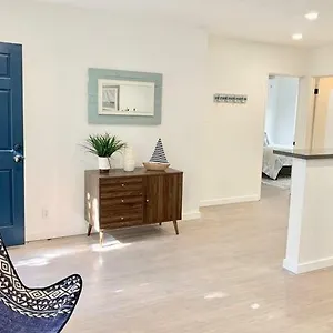 Cozy And Beachy! Long Beach